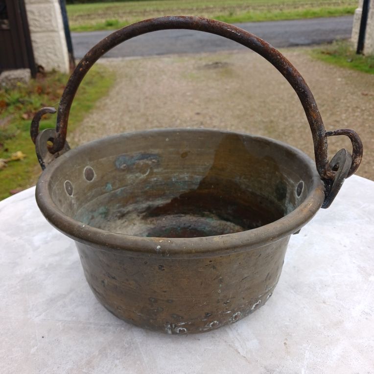 chaudron ancien en cuivre �pais 40 Vendeuvre-du-Poitou (86)