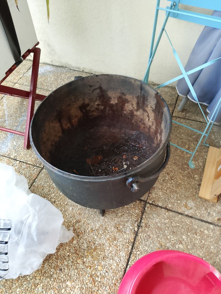 Chaudron fonte 60 Marcillat-en-Combraille (03)