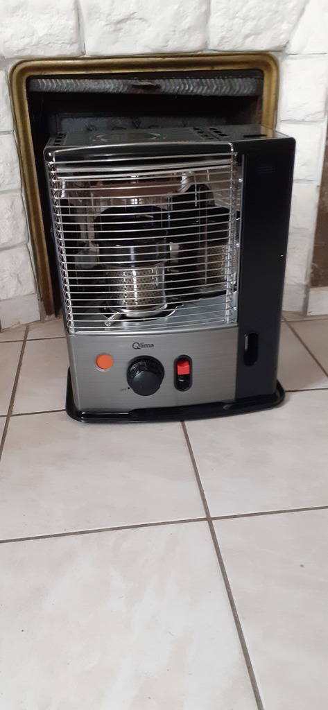 Chauffage mobile de marque Qlima noir et gris 180 Saint-Just-Sauvage (51)