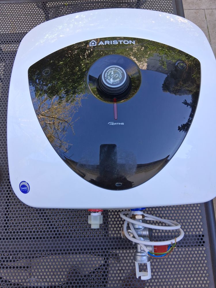 Chauffe-eau Ariston 50 Nimes (30)