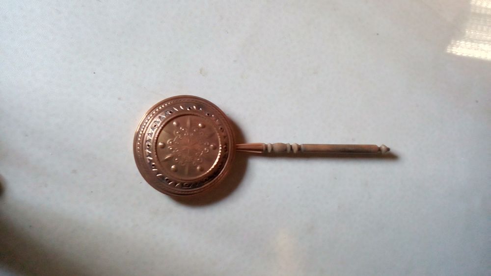 Un chauffe lit de d�coration en cuivre verni 10 Charleville-M�zi�res (08)