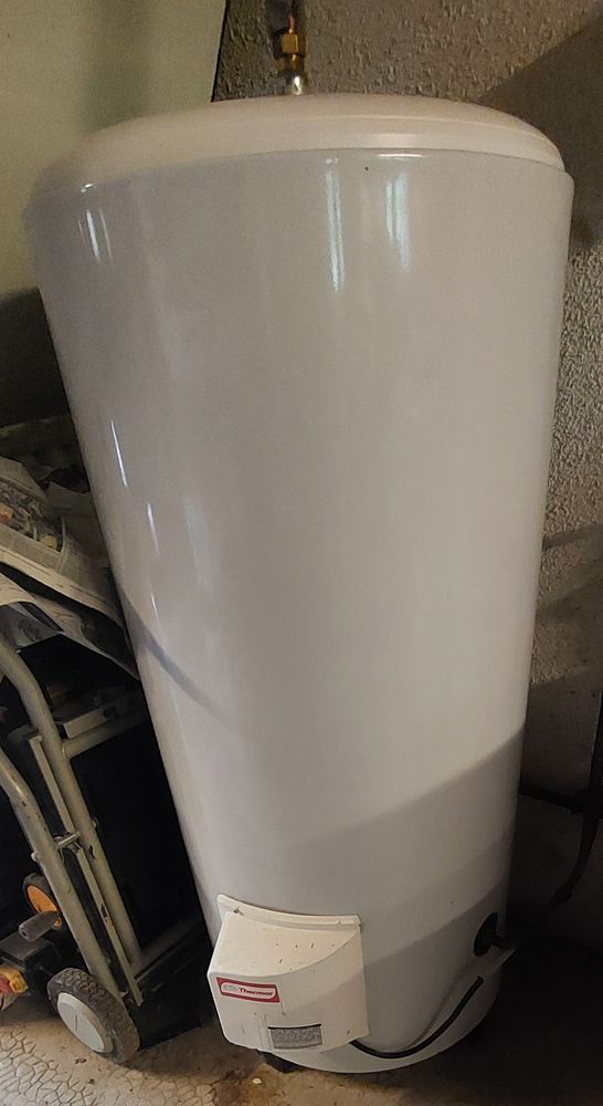Chauffe-eau �lectrique Thermor 200 L 2200 W 0 Bourg-des-Comptes (35)