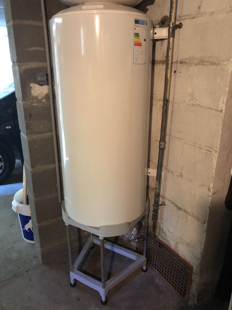 chauffe eau électrique vertical 150 litres  0 Montargis (45)