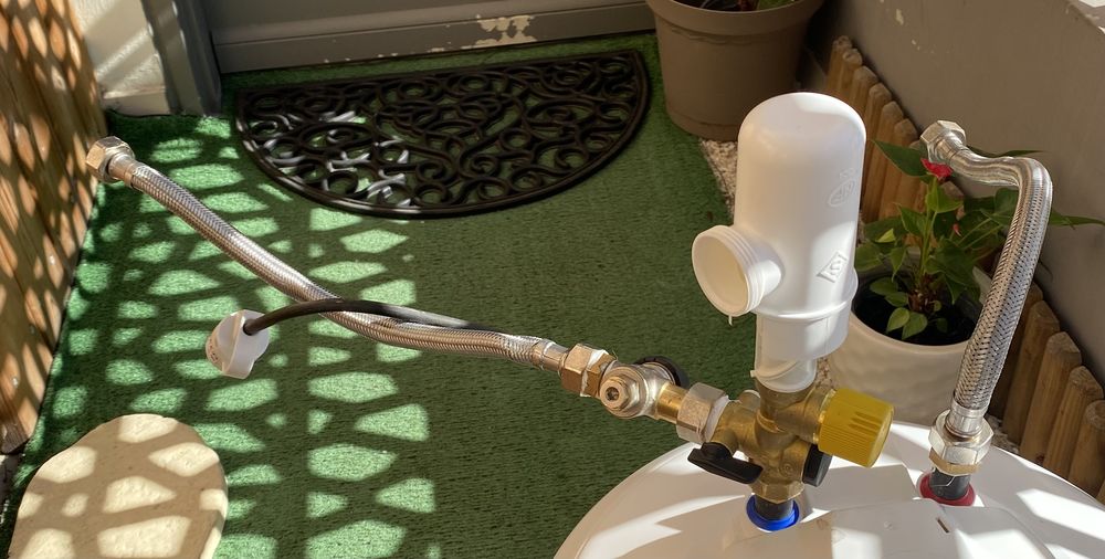 Chauffe eau �lectrique 180 La Possession (97)