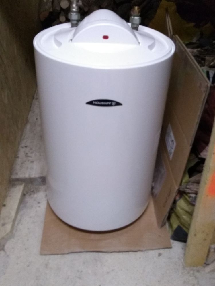 chauffe eau + vase expansion avec le flexible 250 Montbron (16)