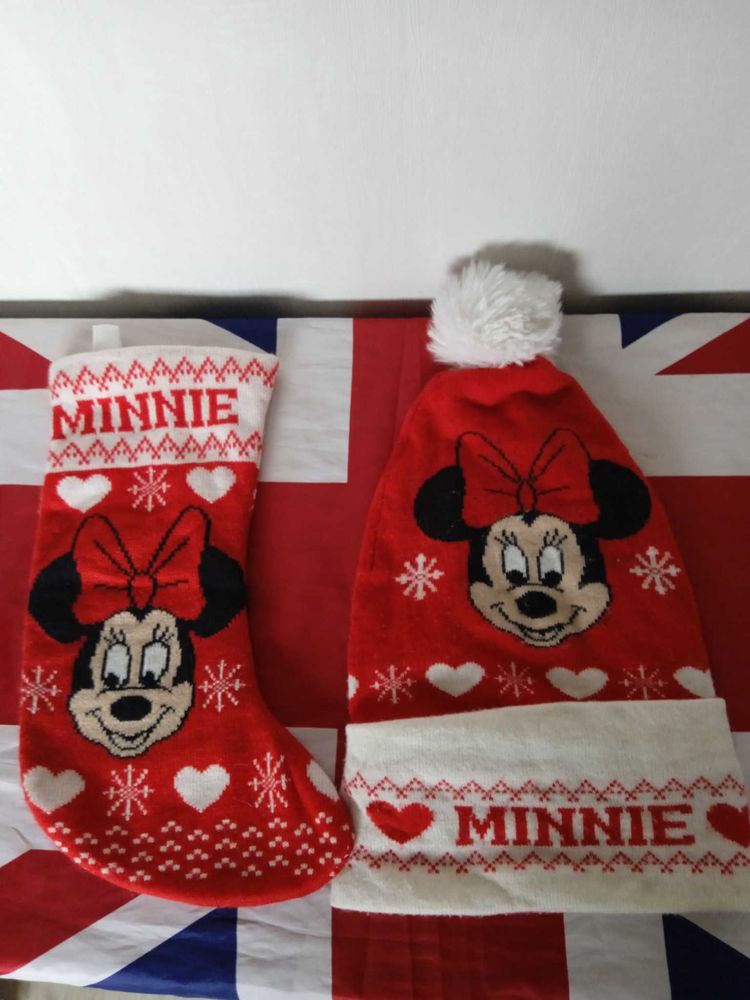 chaussette accroch� et bonnet Minnie Disney 6 �vreux (27)