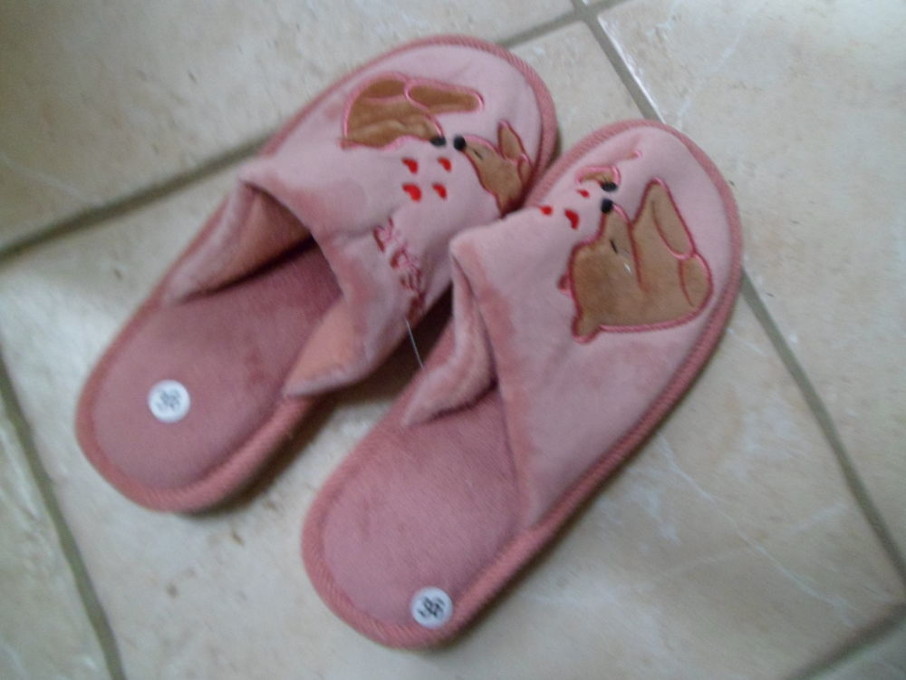 chausson rose
taille 36 5 Saint-Ch�ron (91)