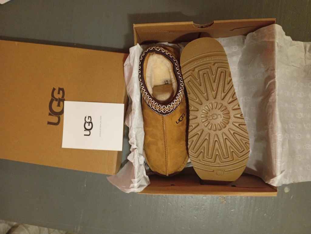 Chaussons UGG marron avec bo�te 60 Limoges (87)