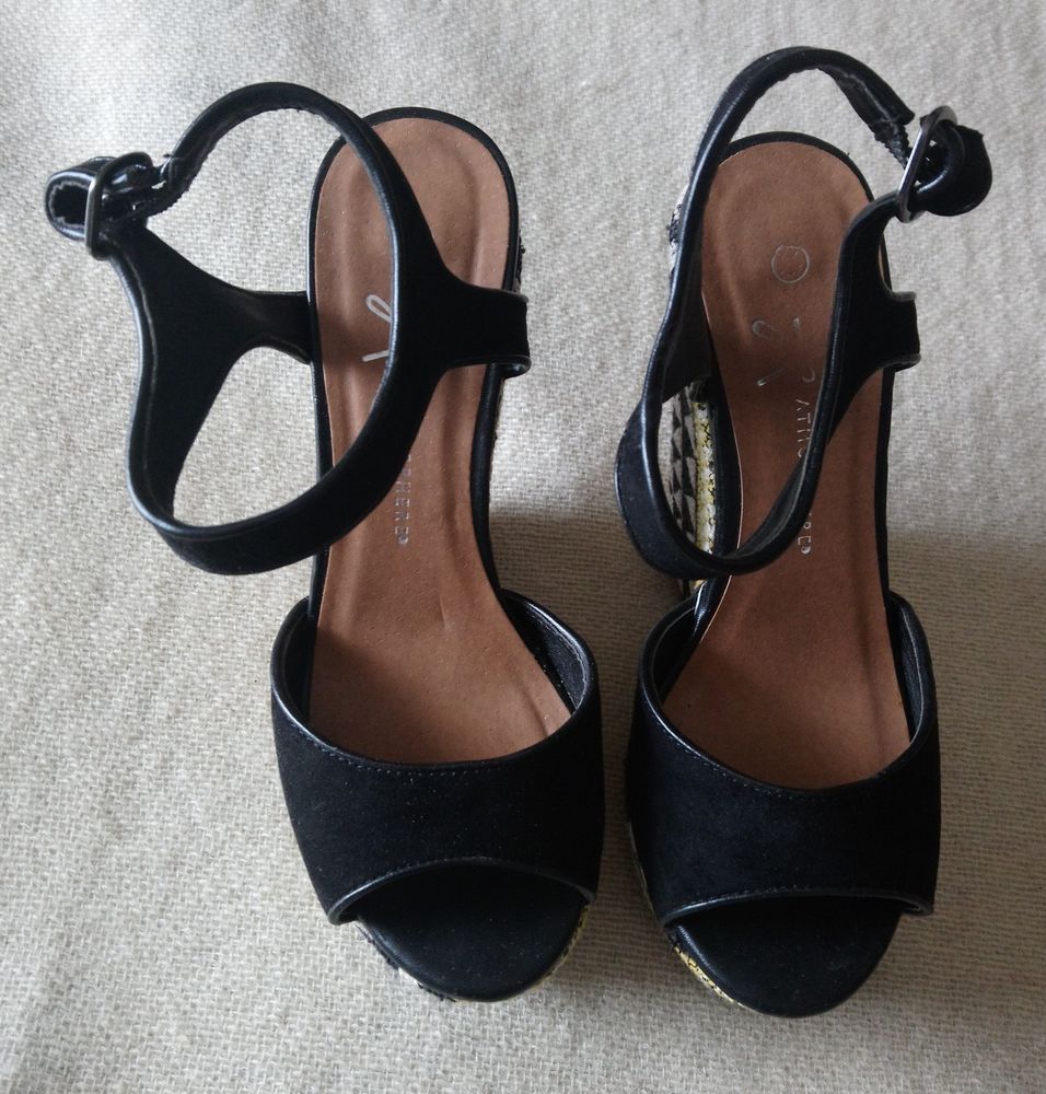 Chaussure Atmosphere Tissu 13 La Courneuve (93)