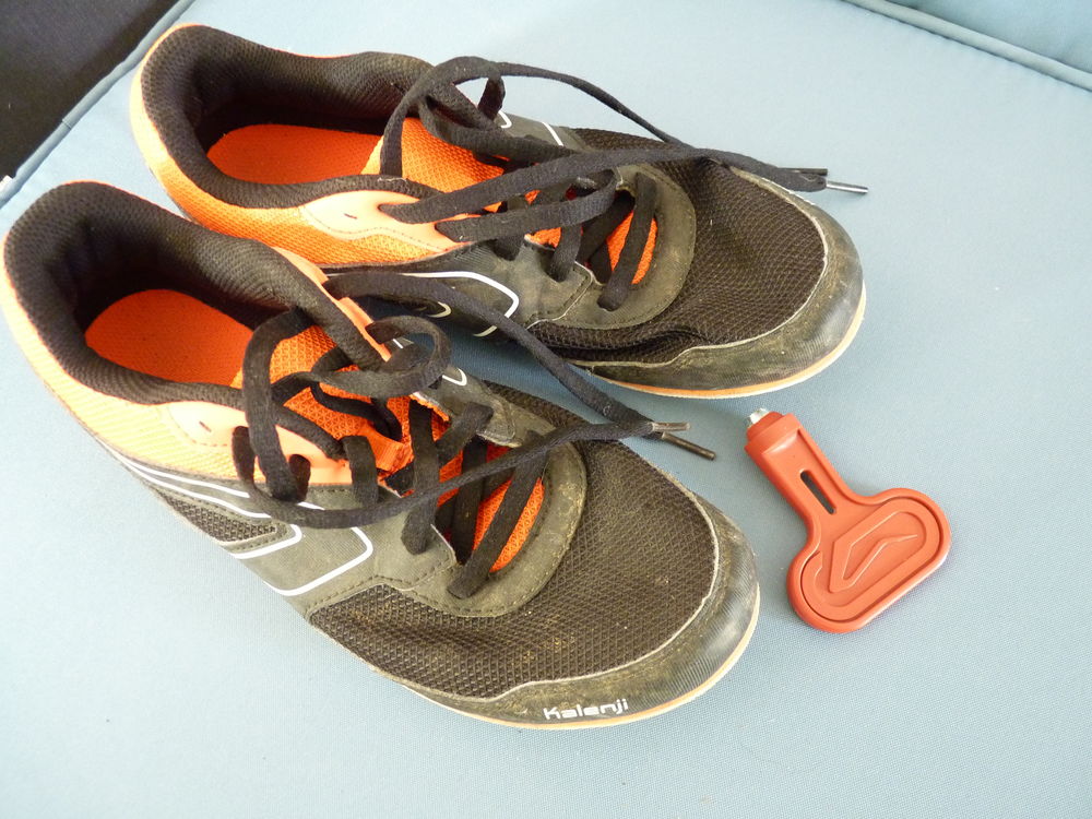 chaussure baskets athletisme cross 38 TBE noir orange Chaussures