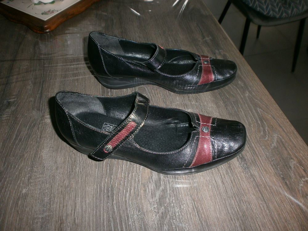 CHAUSSURE DAMART TOUT EN CUIR POINTURE 39 18 Sorde-l'Abbaye (40)