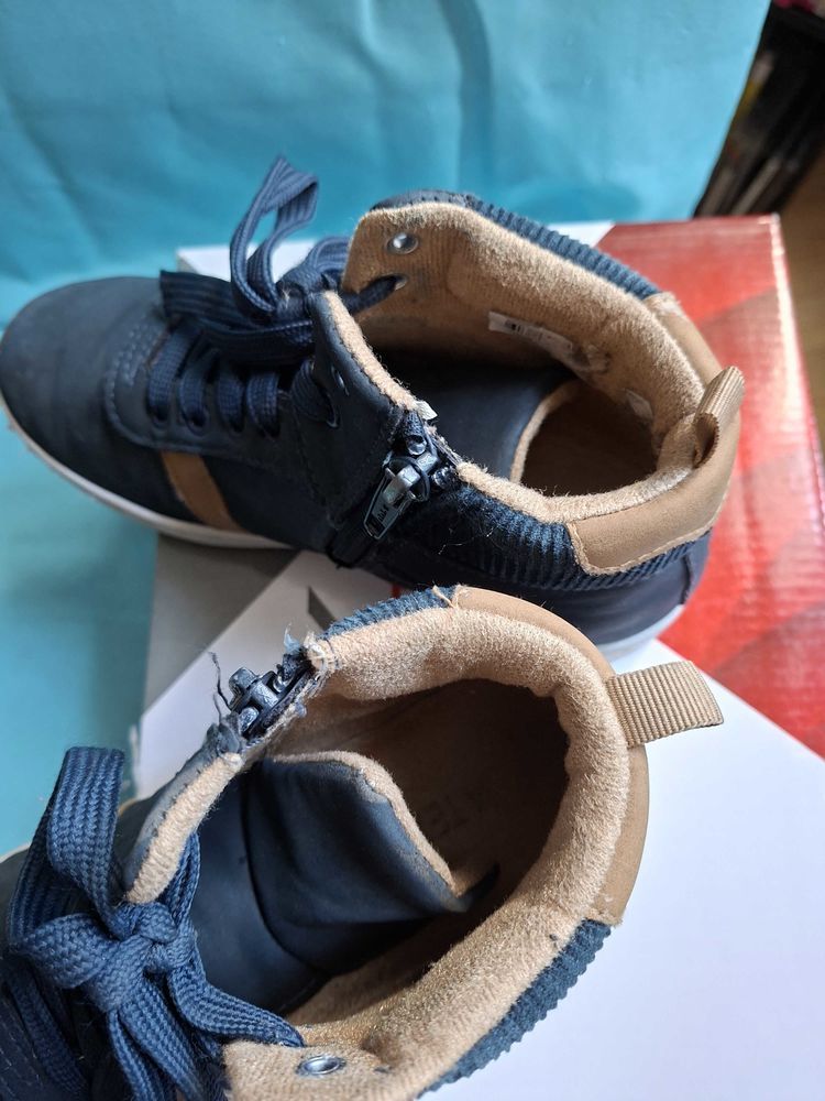 Chaussure enfant pointure 34 5 Toulon (83)