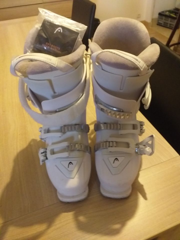 CHAUSSURE DE SKI FEMME  BLANCHE 100 Mauvezin (32)