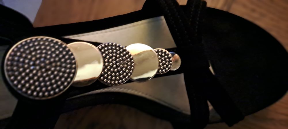 Chaussure femme ete
Pointure 37
Chauss� tr�s bien
13 Mazamet (81)