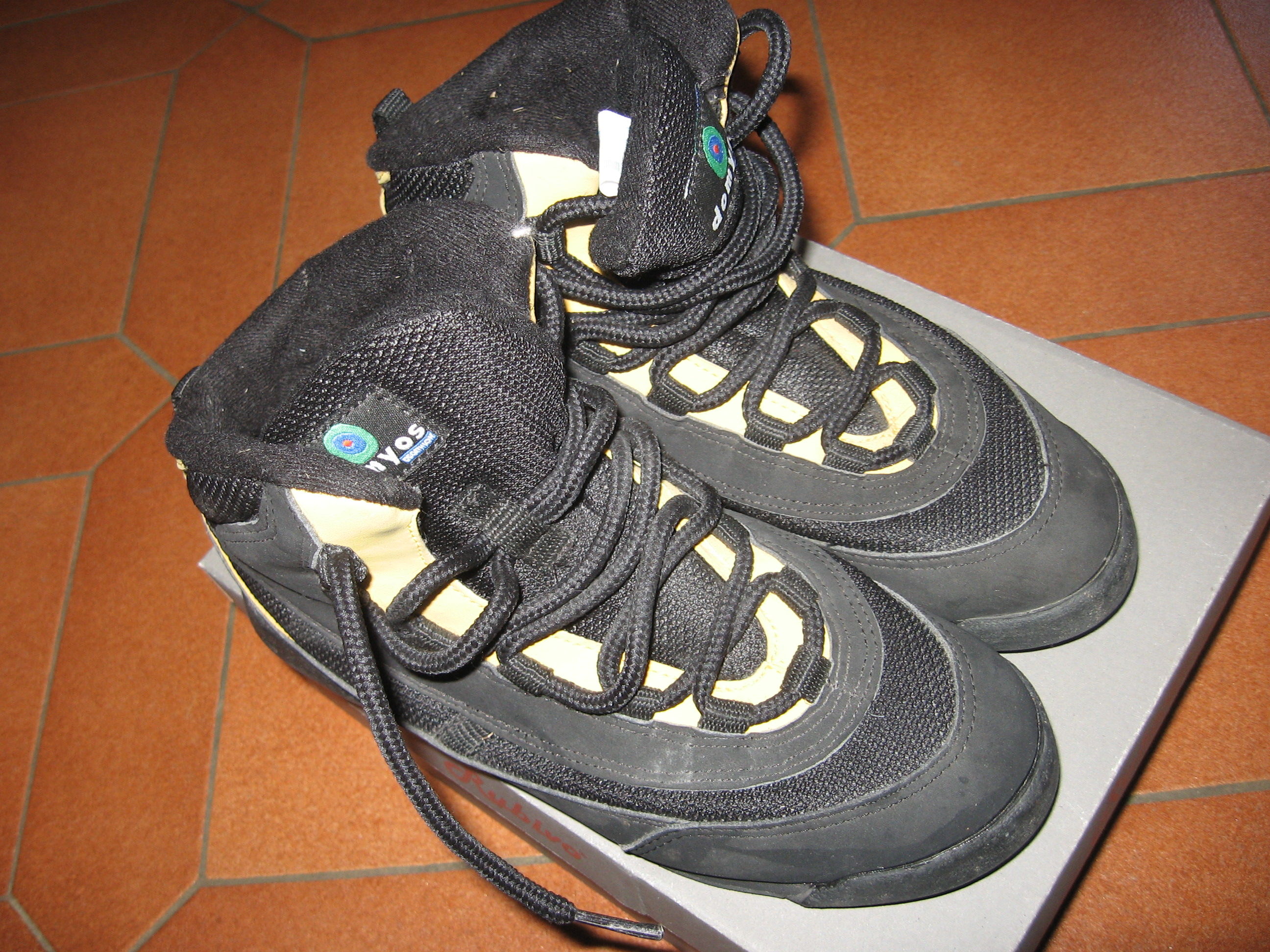 CHAUSSURE FITNES   DOMYOS  5 Balma (31)