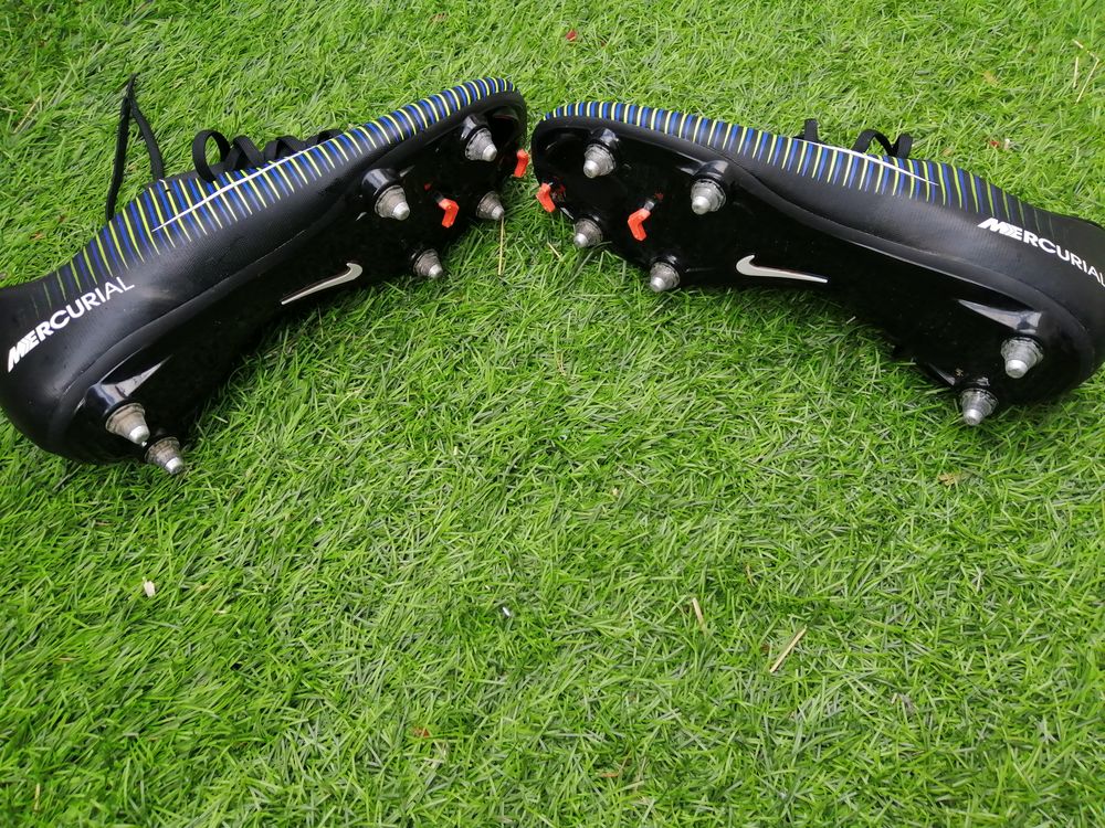 Chaussure de foot 30 Val-de-Reuil (27)