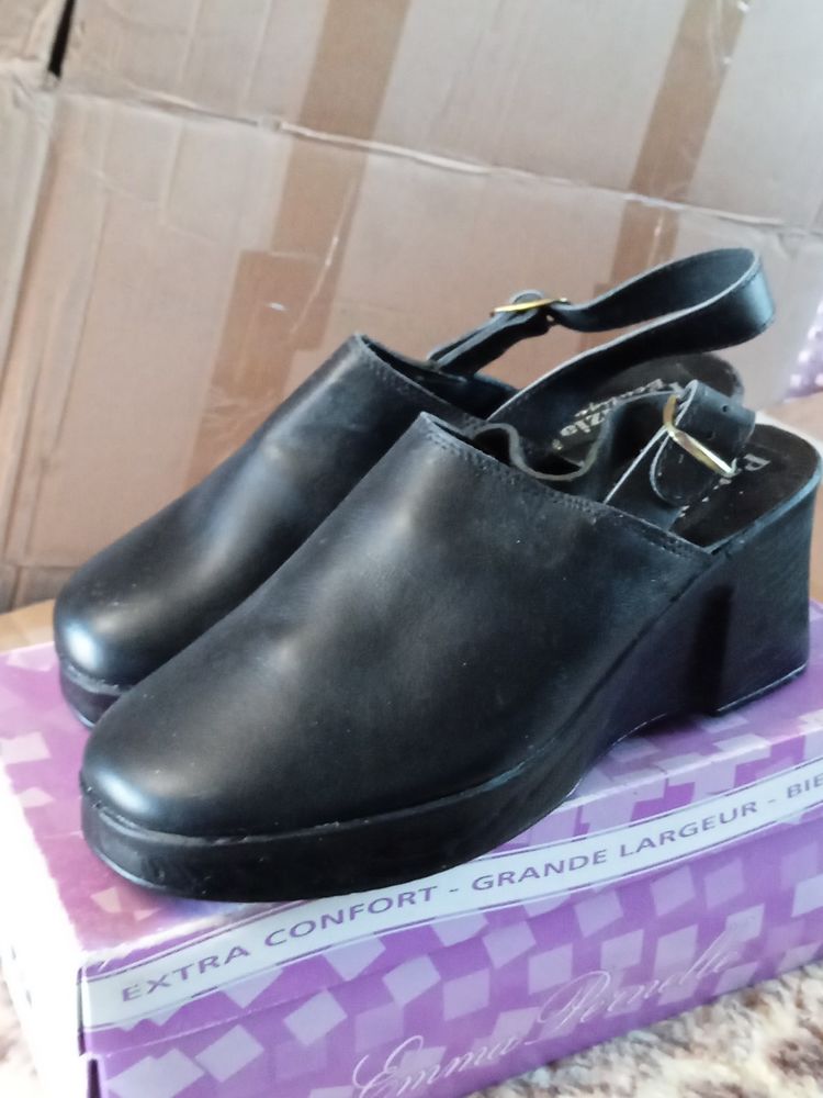 Chaussure en forme de sabot 29 Broyes (51)