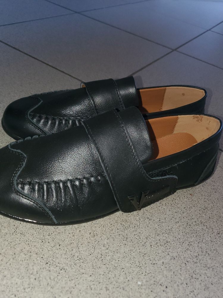Chaussure mocassin neuves jamais port�es 30 Cayenne (97)