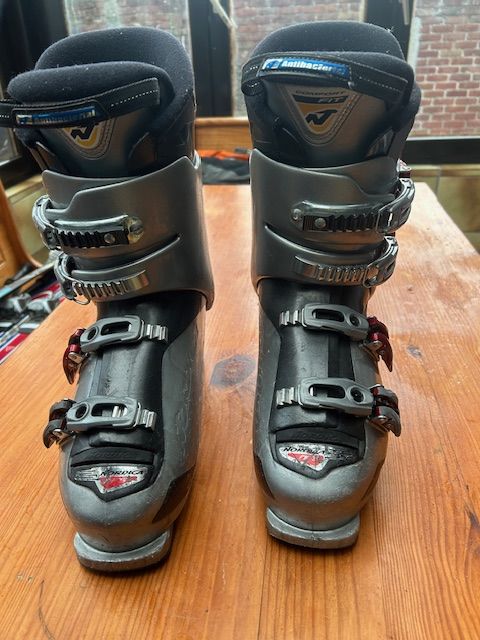 Chaussure de ski NORDICA taille 27 15 Ostricourt (59)