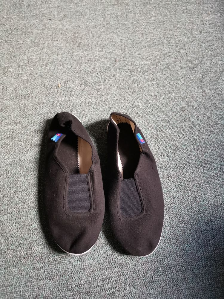 Chaussure plate noir en tissus Tex 5 Villemomble (93)