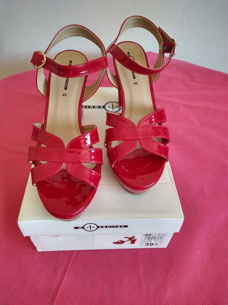 chaussure rouge 10 Heugnes (36)