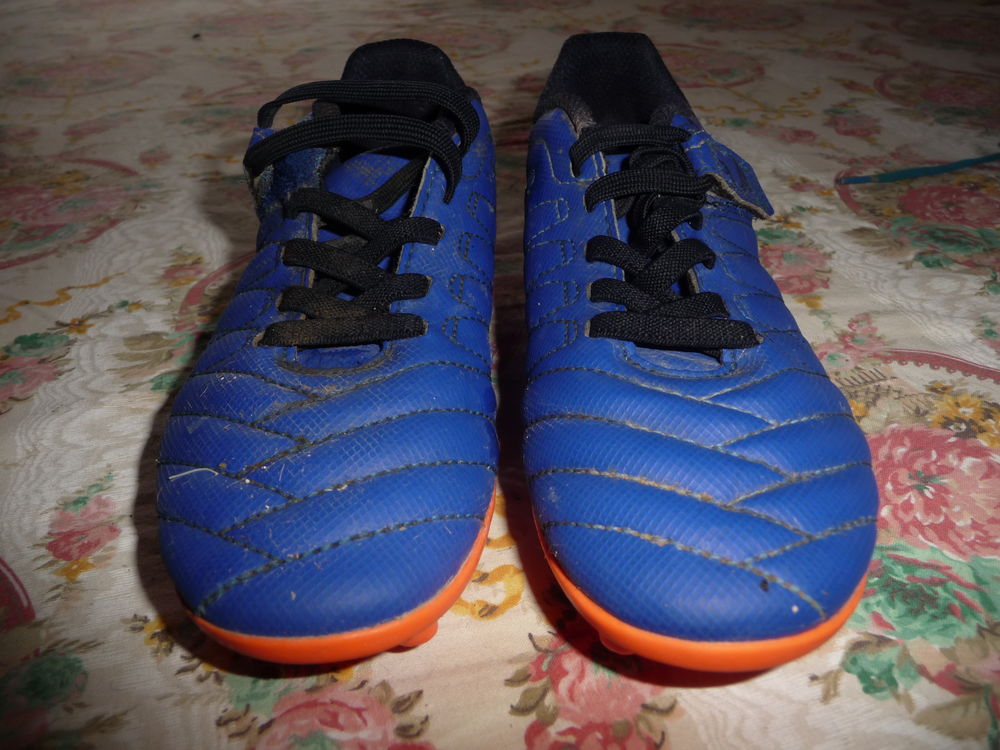 Chaussure rugby/foot enfant. Pointure 32/33 0 Dole (39)