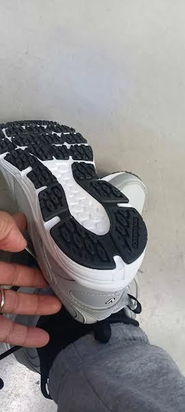 Chaussure de running homme new balance 840 T 43 prix 180 180 N�mes (30)