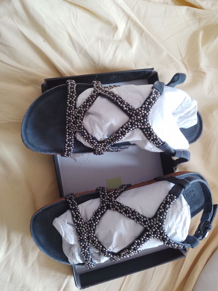 chaussure sandales bleu marine avec perles neuf 36 Argel�s-sur-Mer (66)
