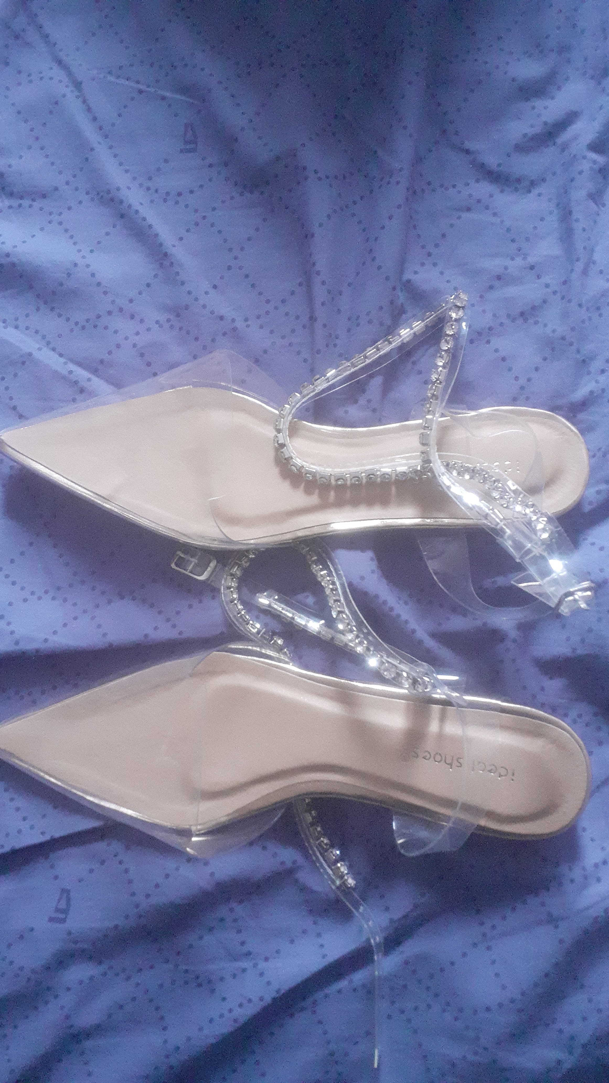 Chaussure (scandale ) transparente jamais. Port�e 35 Savigny-le-Temple (77)