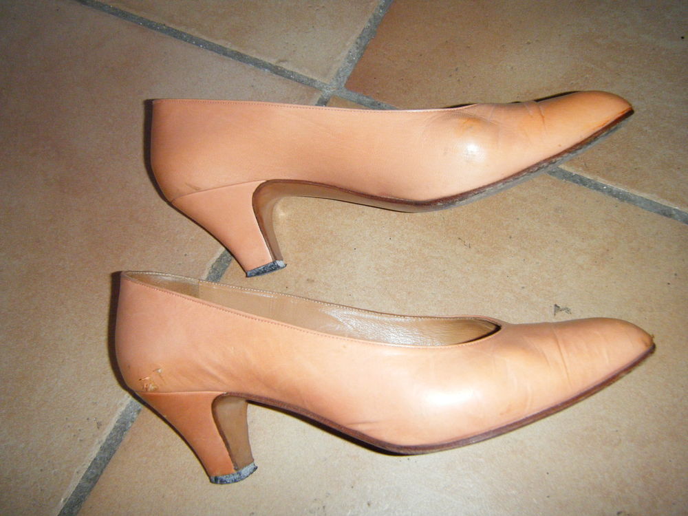 chaussure taille 37 l�g�rement �rafl�e 3 Puym�ras (84)