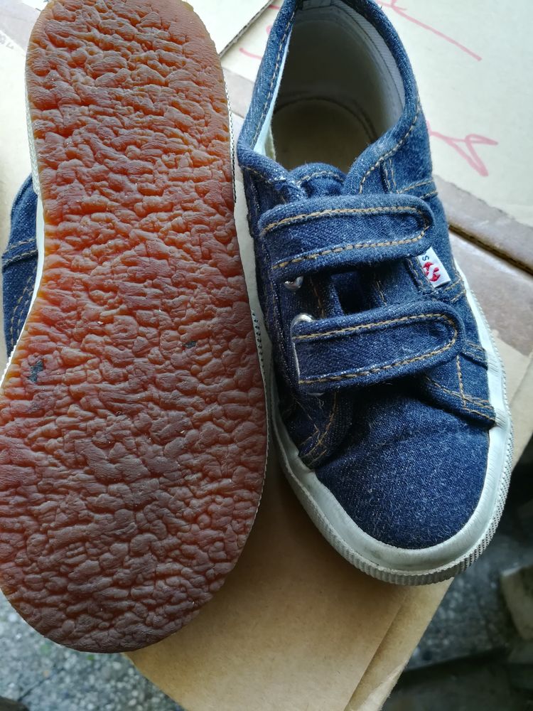 chaussure en toile 0 Le Mesnil-Amelot (77)