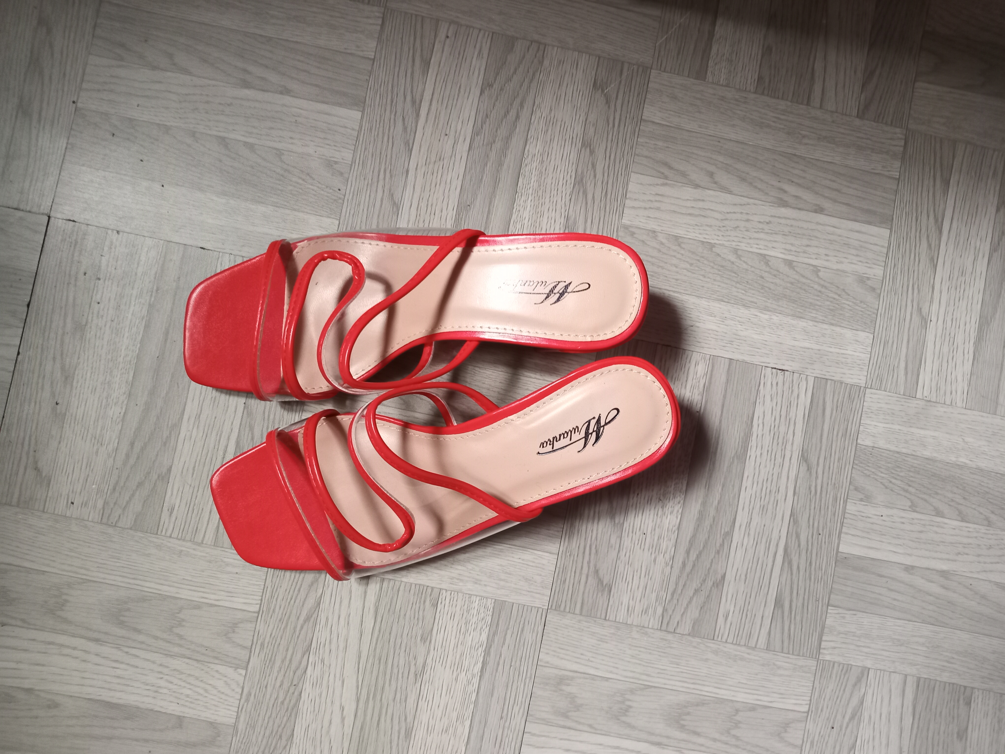 Chaussure 25 Clichy (92)