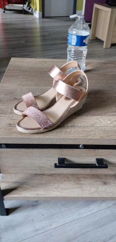 chaussures d ete t 39neuve 8 Cou�ron (44)