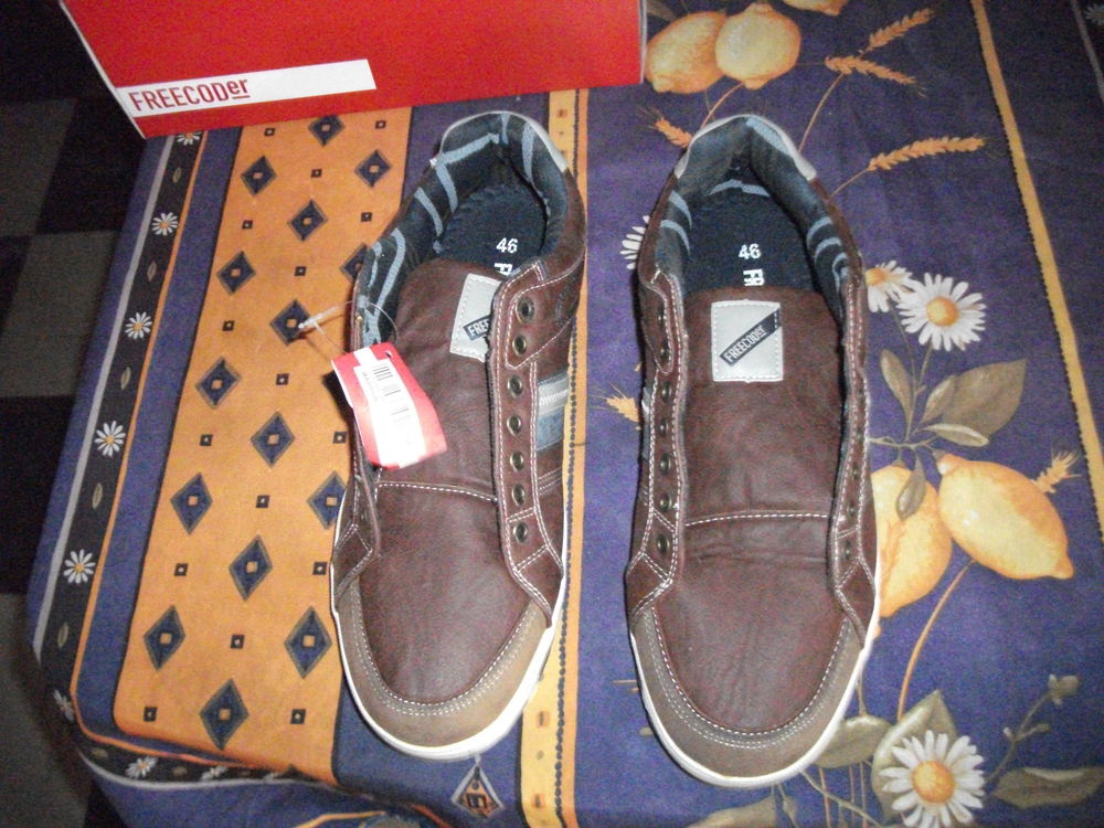 Chaussures basket cuir neuve 20 Le Pontet (84)