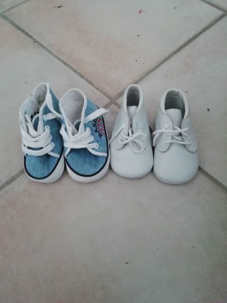 2 Chaussures bébé taille naissance 1 Montaigu (02)