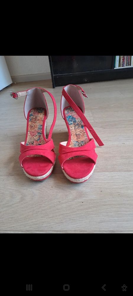chaussures compens�e rouge 39 35 Fougerolles (36)
