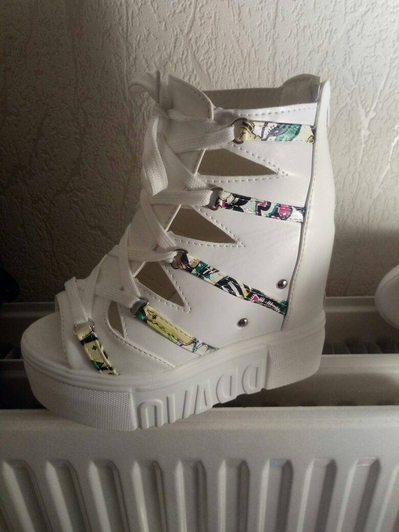 Lot chaussures compens�e taille 36 neuve 25 �pinal (88)