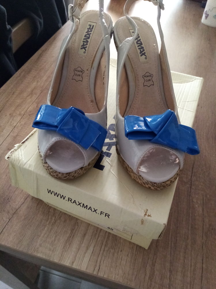 Chaussures compenser bleu deux en cuir 4 Lauris (84)