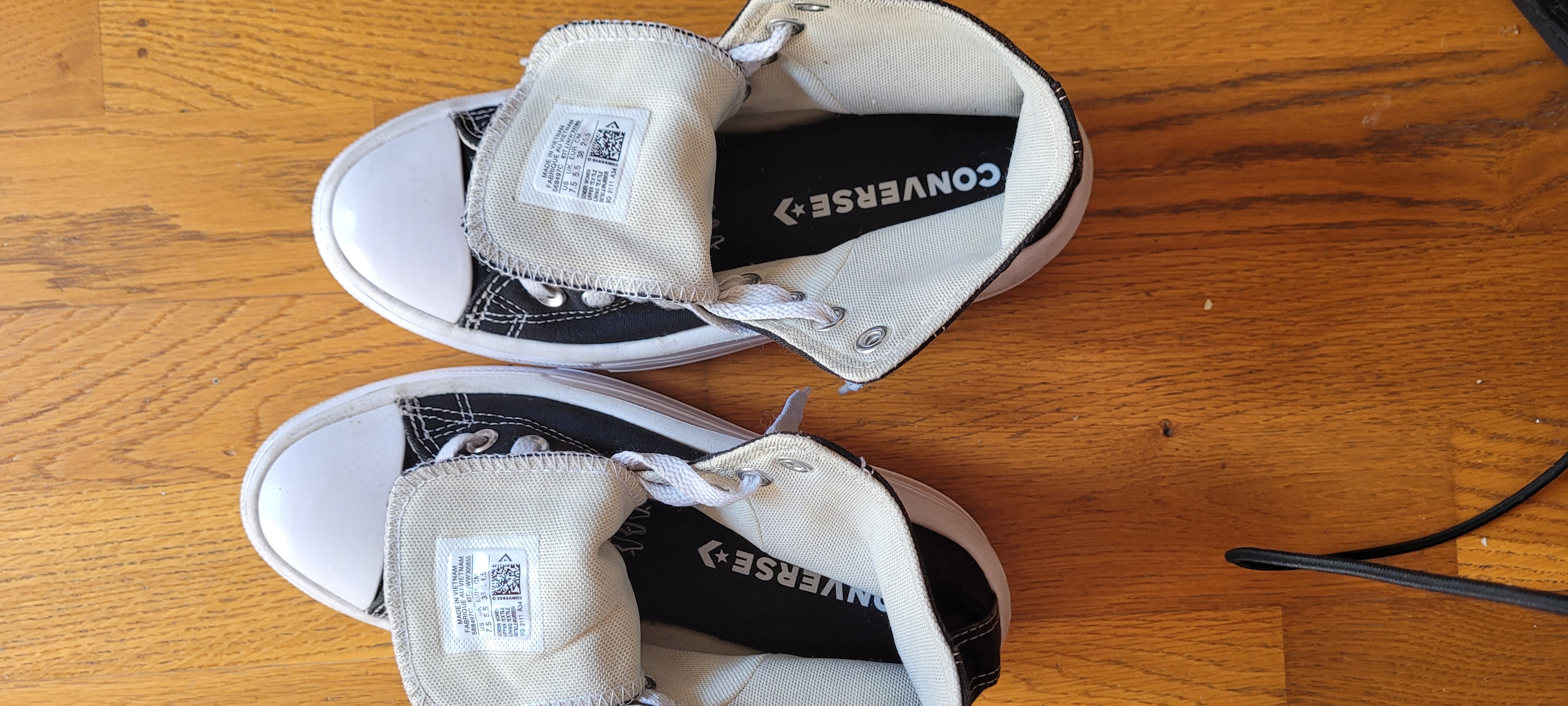 Chaussures Converse. 30 Moissy-Cramayel (77)