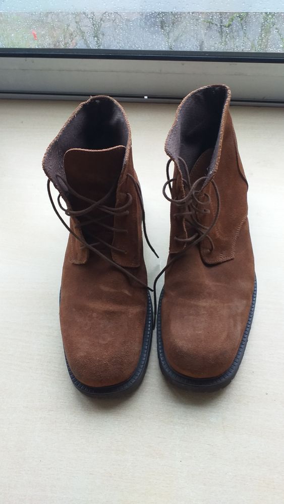 Chaussures  en cro�te de cuir, 25 Saint-Dizier (52)