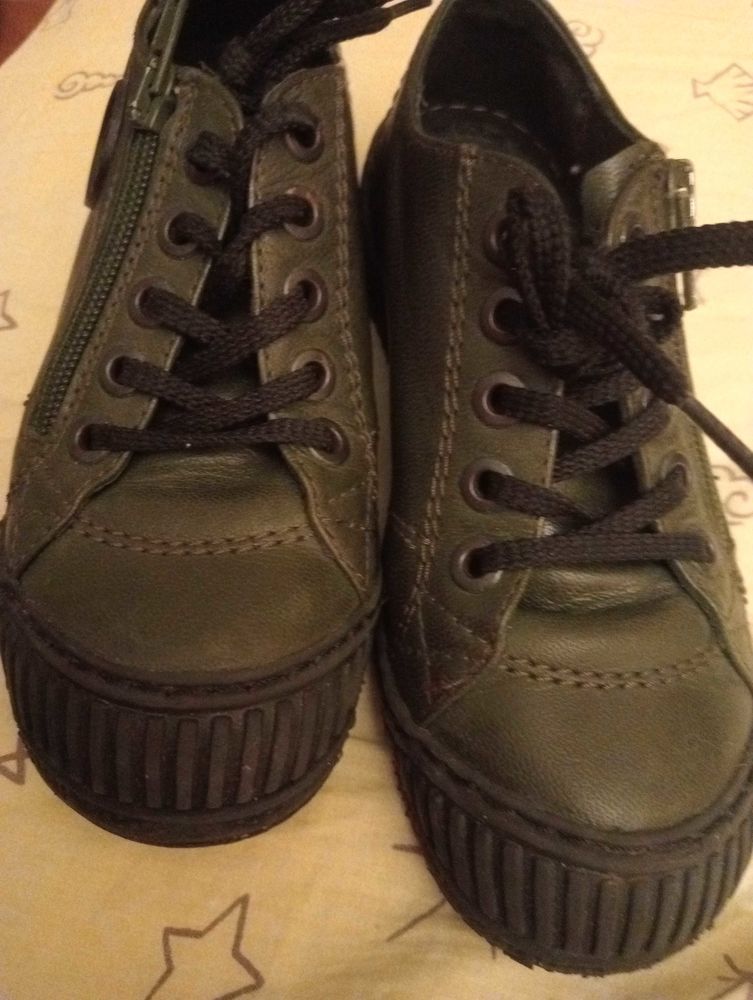 Chaussures cuir enfant pointure 30. Pataugas. 35 Verneuil-sur-Seine (78)