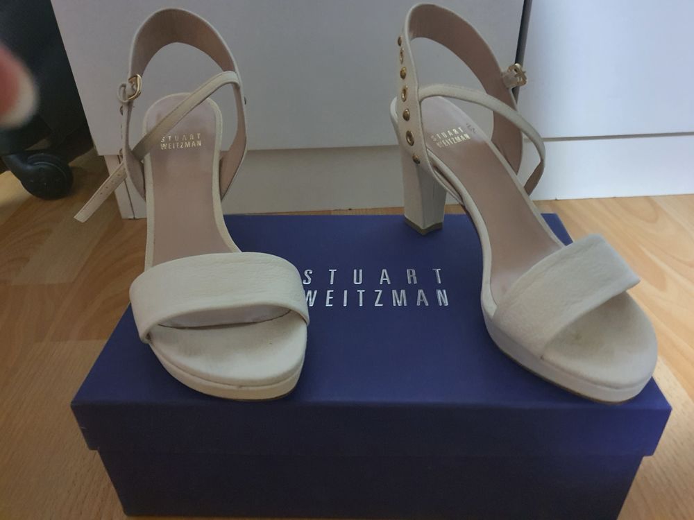 Chaussures en cuir � talon blanc �cru 40 Toulon (83)