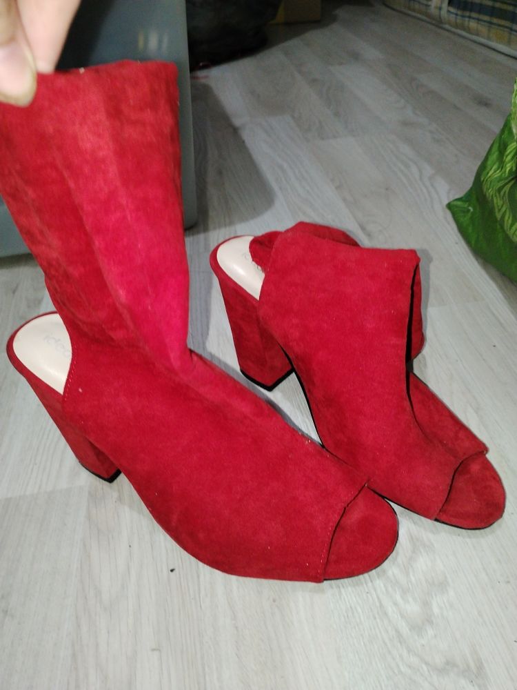 Chaussures en daim a talons pointure 39 5 Creil (60)