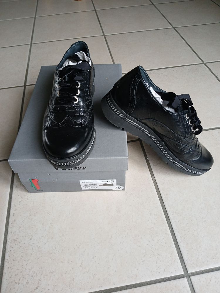 CHAUSSURES DERBY CUIR NOIRES FEMME	 33 Nevers (58)