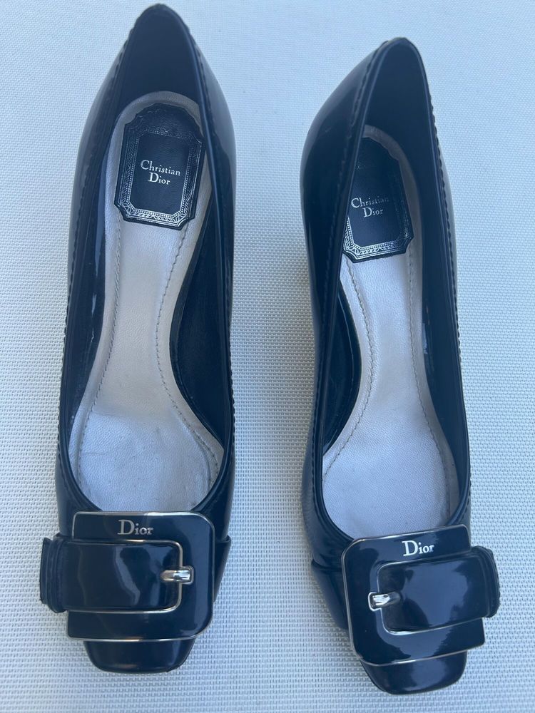 Chaussures  DIOR Taille 39 pratiquement neuves 50 Canet-en-Roussillon (66)
