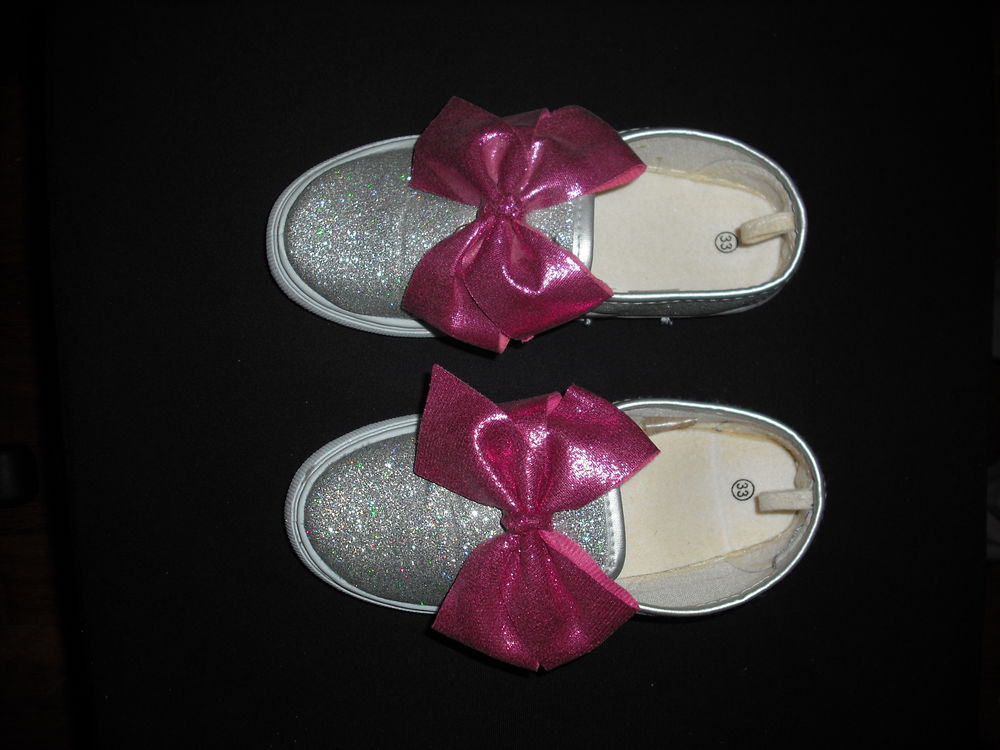 Chaussures enfant paillet�es argent�es Taille 33 7 Paris 12 (75)