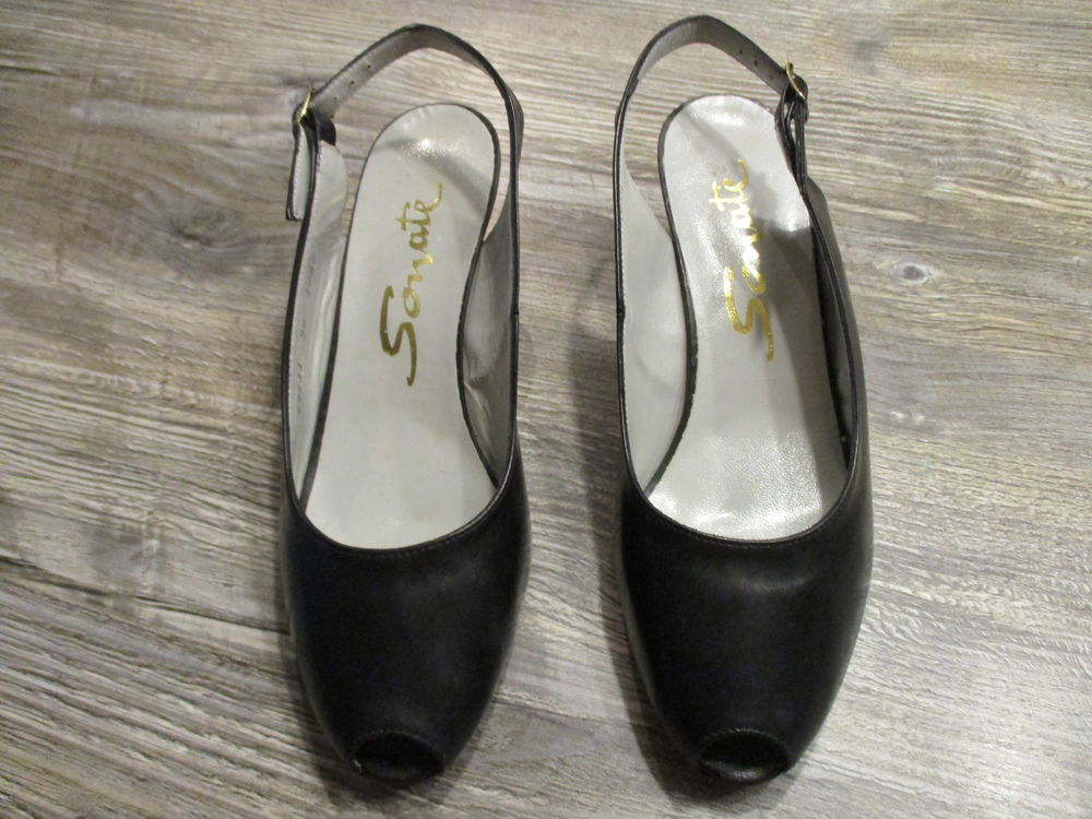 CHAUSSURES D'ETE ENTIEREMENT EN CUIR POINTURE 38 20 Fl�ac (16)