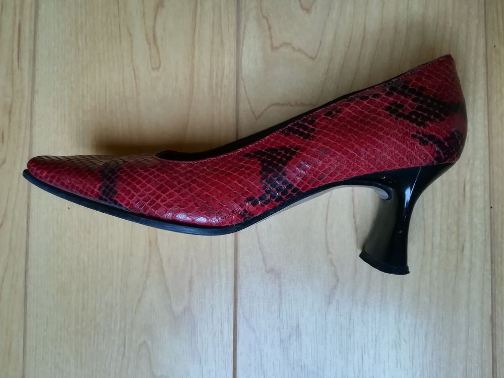 CHAUSSURES / ESCARPINS  SAN MARINA / PT 35
0 Mouvaux (59)