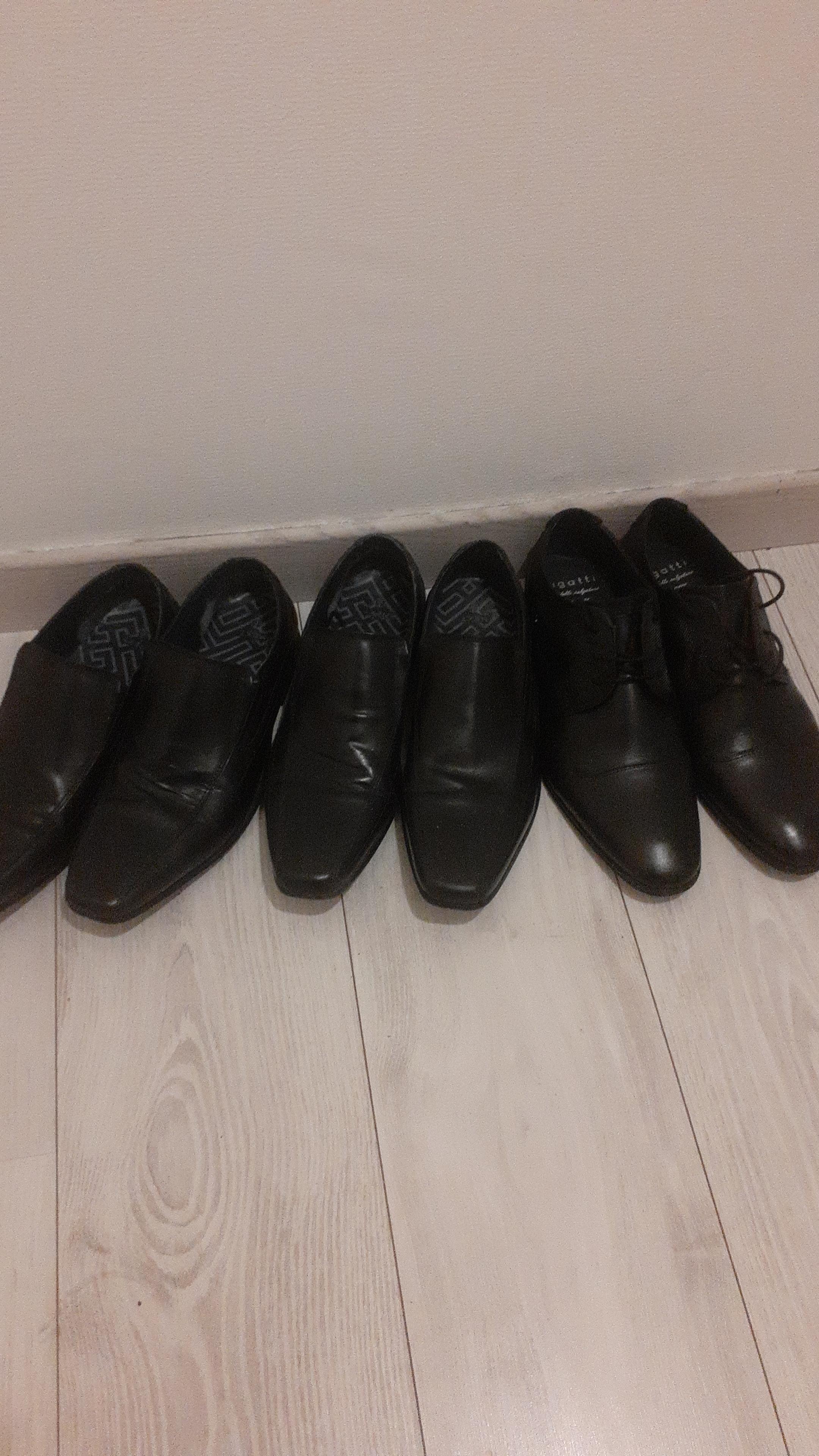 Chaussures  �tat neuf cuir  taille 42 noir 20 Saint-Nicolas-de-Port (54)