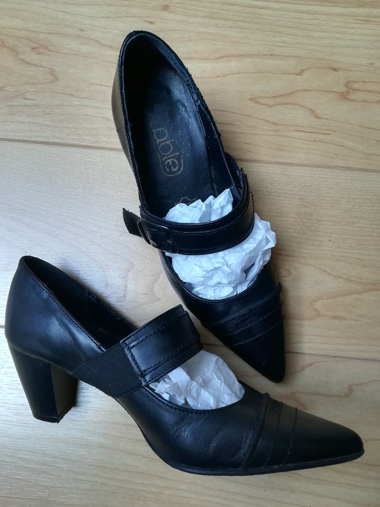 CHAUSSURES  FEMME  avec bride / COLORIS NOIR / PT 36  
0 Mouvaux (59)